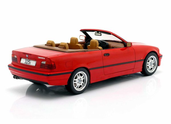 BMW Seria 3 (E36) Cabriolet 1:18 MCG
