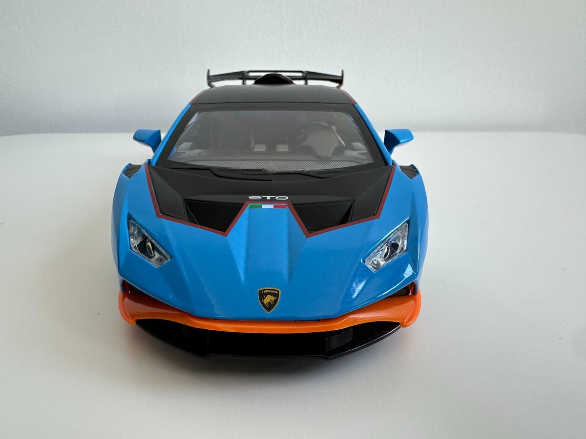 Lamborghini Huracan STO 1:24