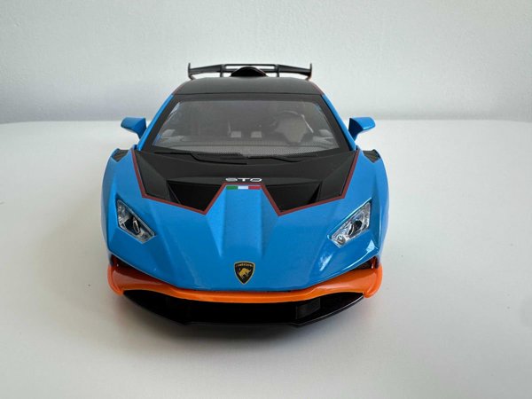 Lamborghini Huracan STO 1:24