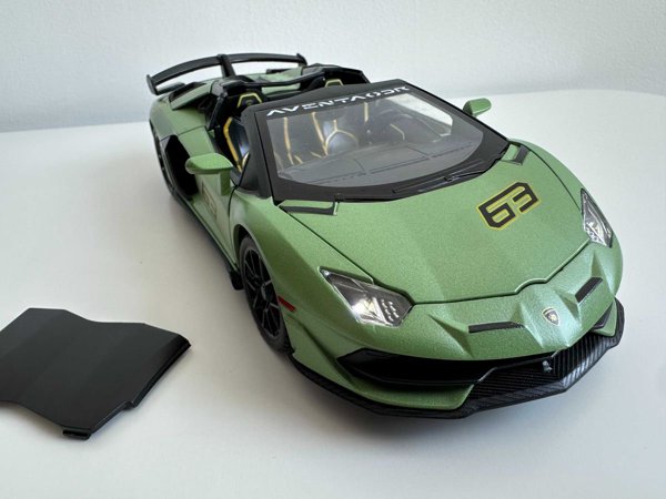 Lamborghini Aventador SVJ 1:24