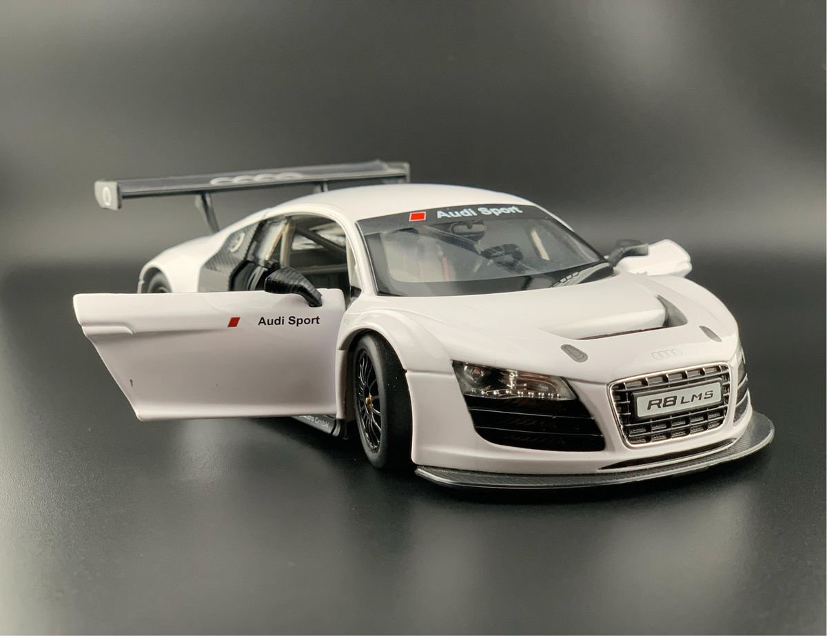 Audi R 8 LMS, Rastar, 1/24