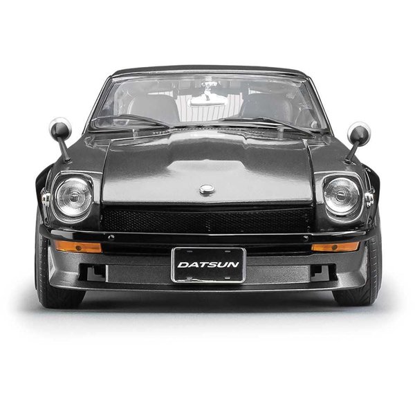 Datsun 240Z 1:18 Sun Star