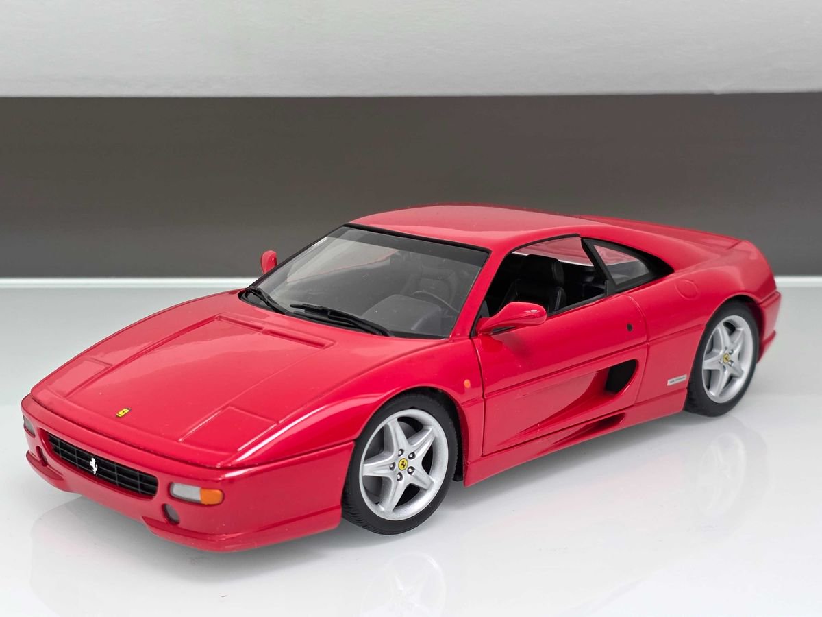 Colectie 1/18 UT Models Ferrari F355 Berlinetta