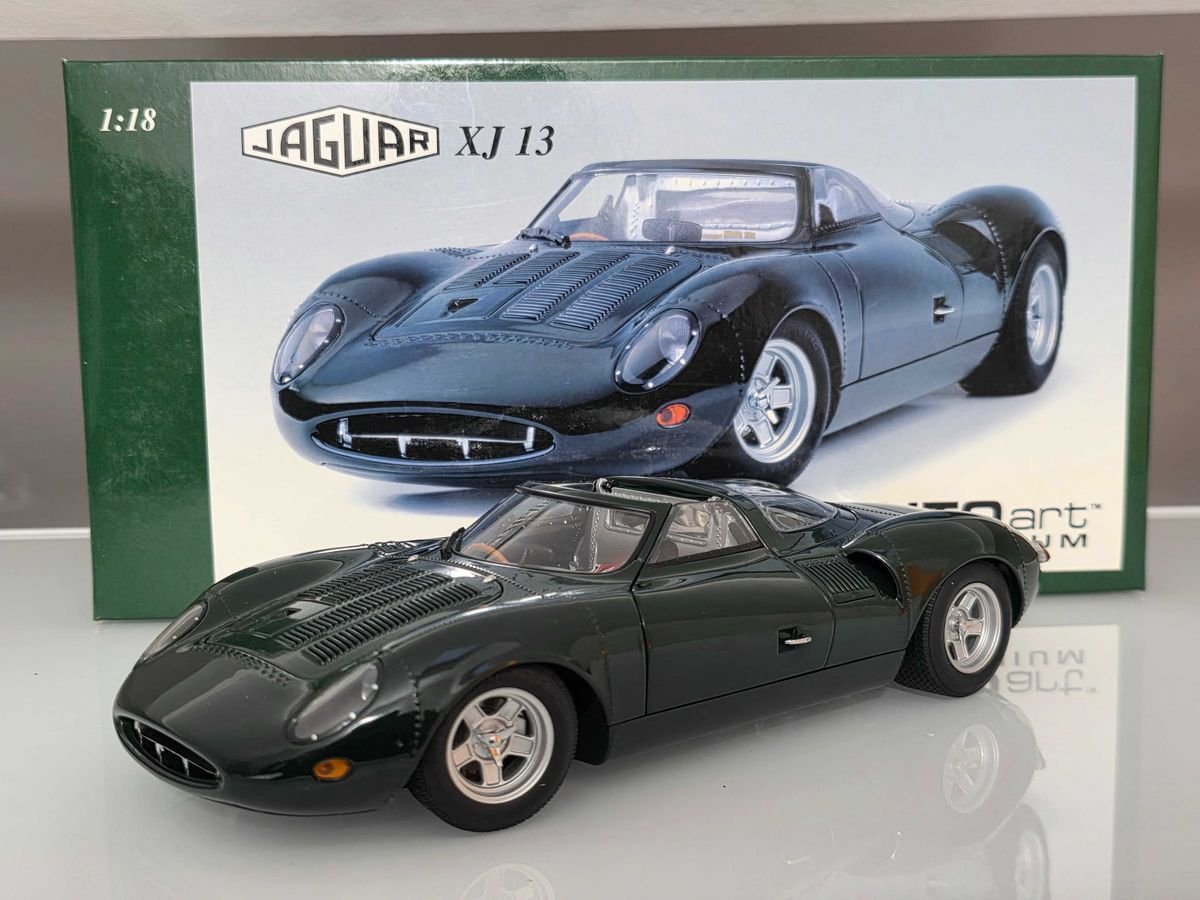 1/18 AutoART Jaguar XJ 13