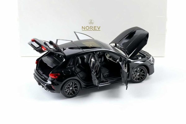 Macheta Audi RS3 1:18 Norev