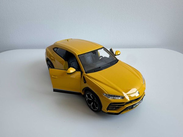 Lamborghini Urus 1:24 Maisto