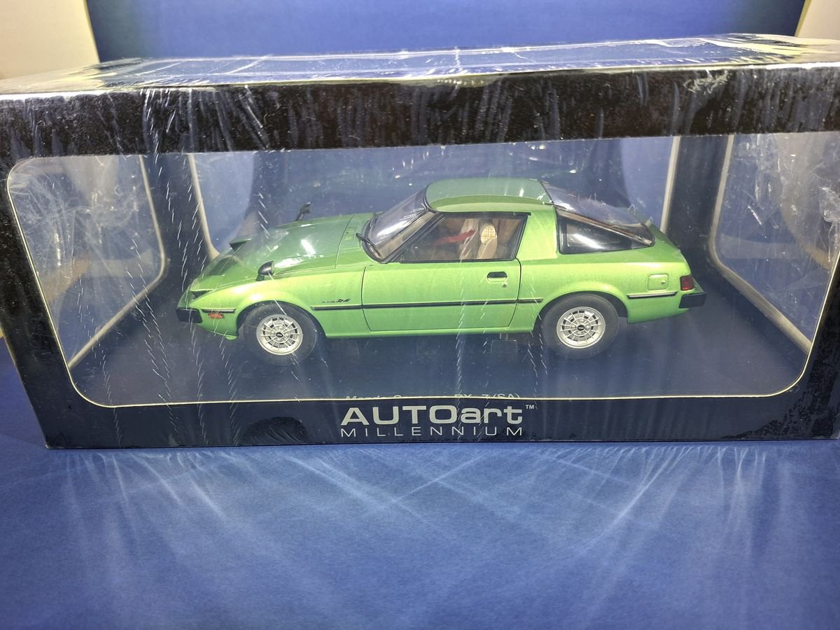 Mazda Savanna RX-7 1:18 AUTOart Millennium