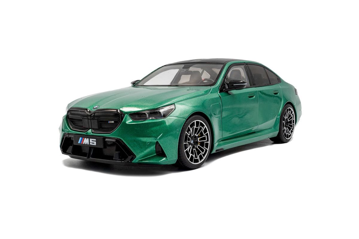 BMW M5  M Isle of Man Green Metallic  2025  1:18 Solido