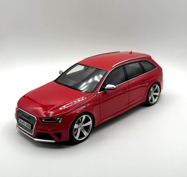 Audi RS4 