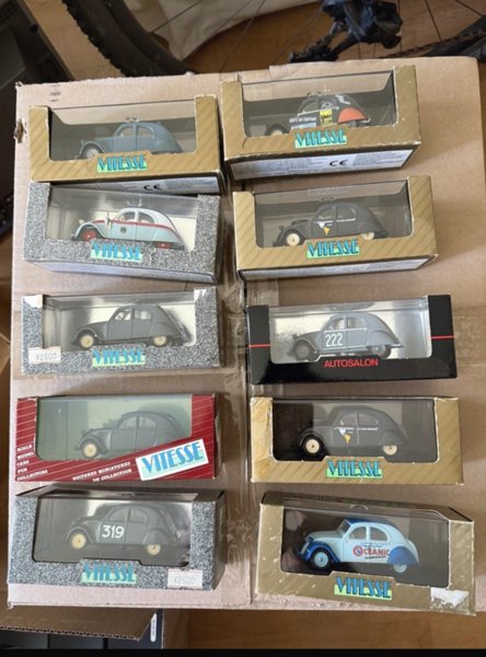 22 1:43 Citroen Vitesse models