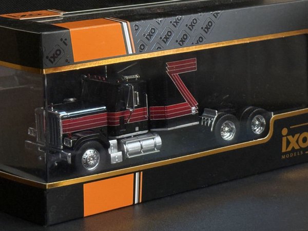 GMC General 1980 Black 1:43 IXO Models