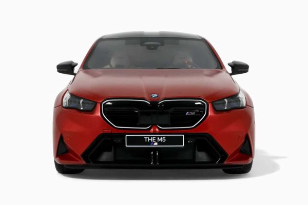 Macheta BMW M5 1:18 GT Spirit GT966