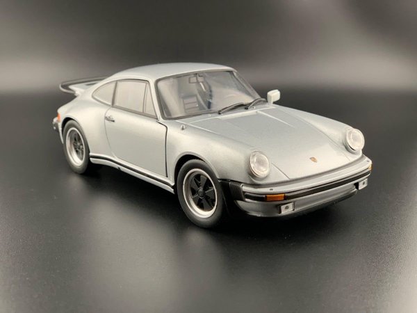 Porsche 911 Turbo 930, Welly ,1/24