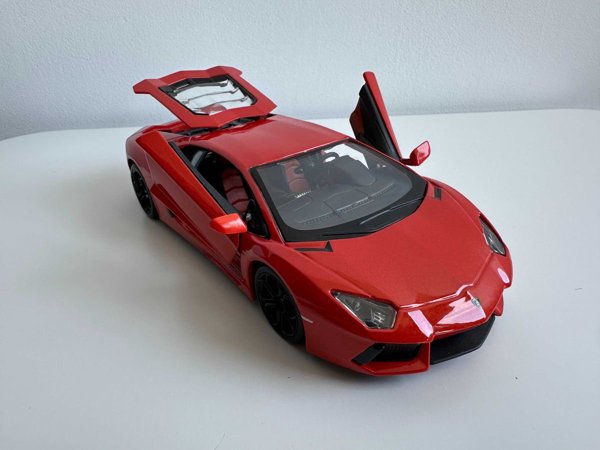 Lamborghini Aventador LP700-4 1:24 Maisto