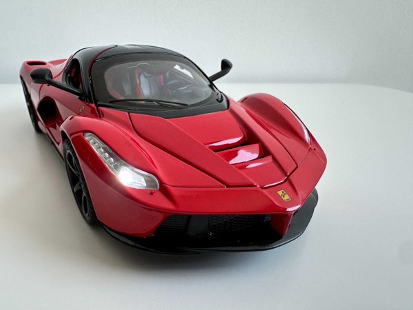 Ferrari LaFerrari 1:24