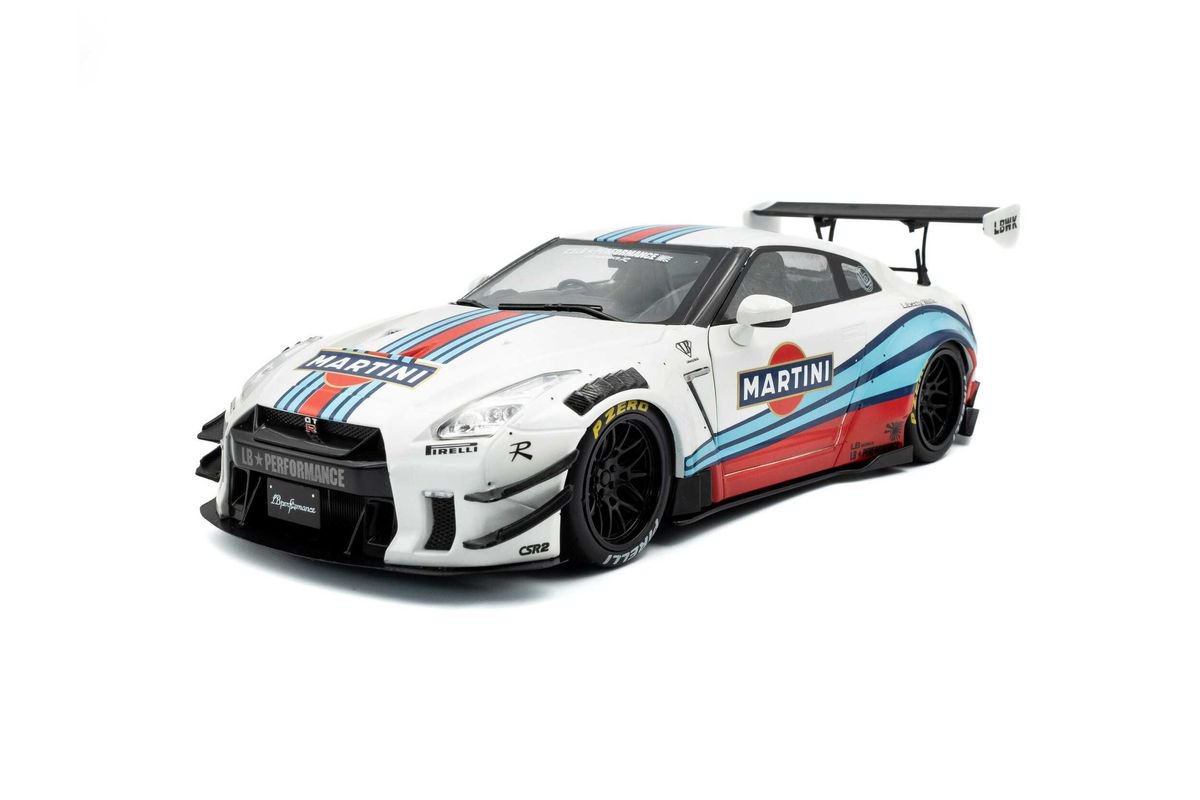 Macheta Nissan GT-R (R35) cu Liberty Walk Body Kit 2.0 1:18 Solido