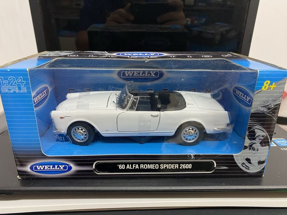 Welly ALFA ROMEO SPIDER 2600 an 1960 macheta auto scara 1:24