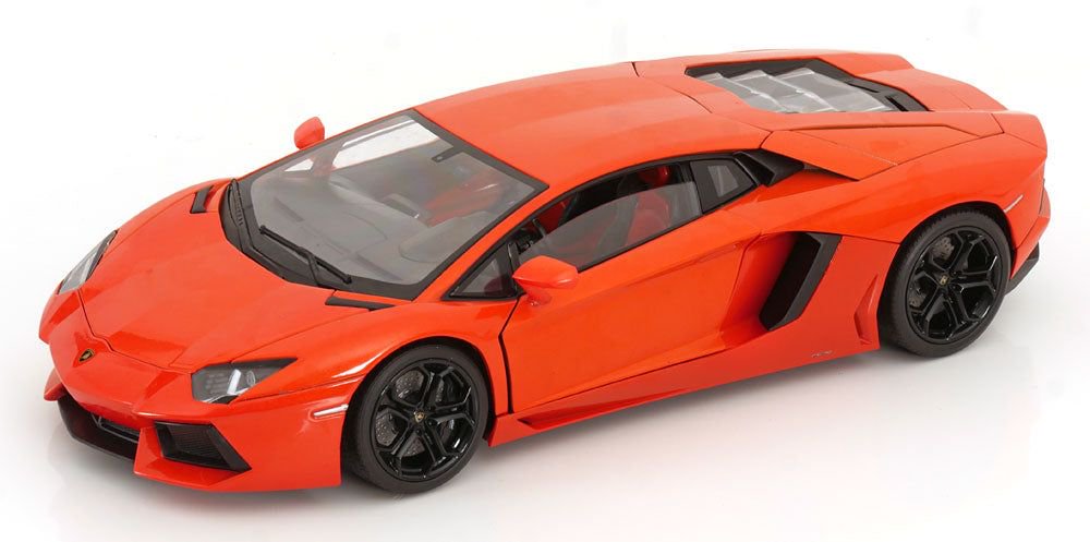 Lamborghini Aventador LP700-4 (2011) 1:18 Welly