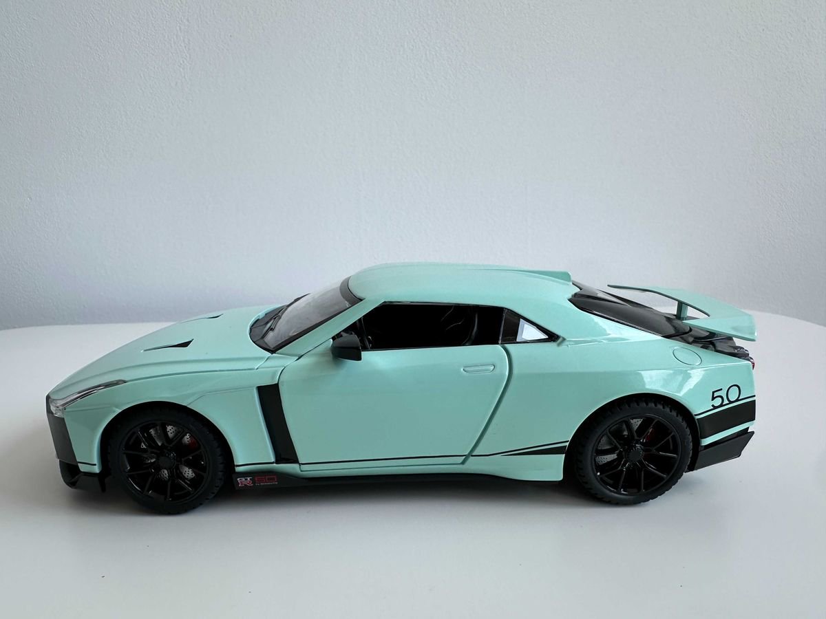 Nissan GT-R50 1:24