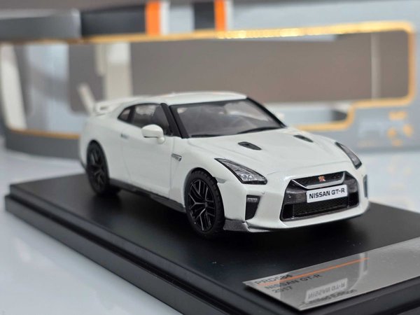 1/43 Premium X By IXO Nissan GT-R 2017