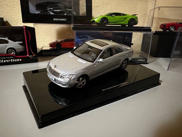 Mercedes S Klasse W221 1:43 AUTOart